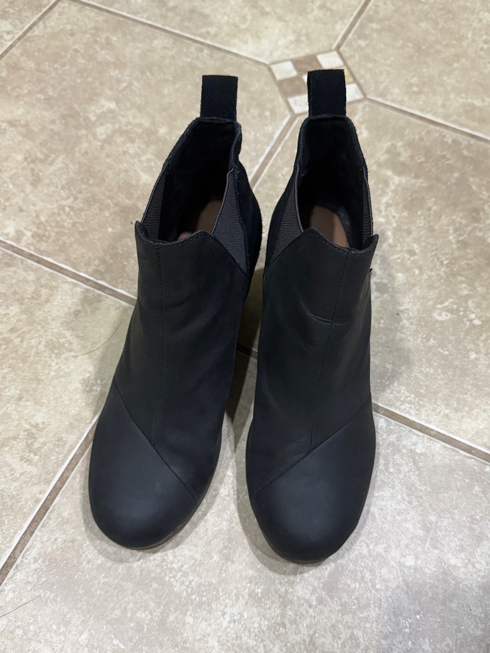 TOMS Black Women’s Kelsey Wedge Ankle Boots - Size 8